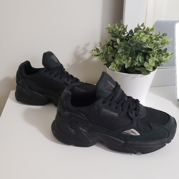 adidas Shoes - Adidas falcons